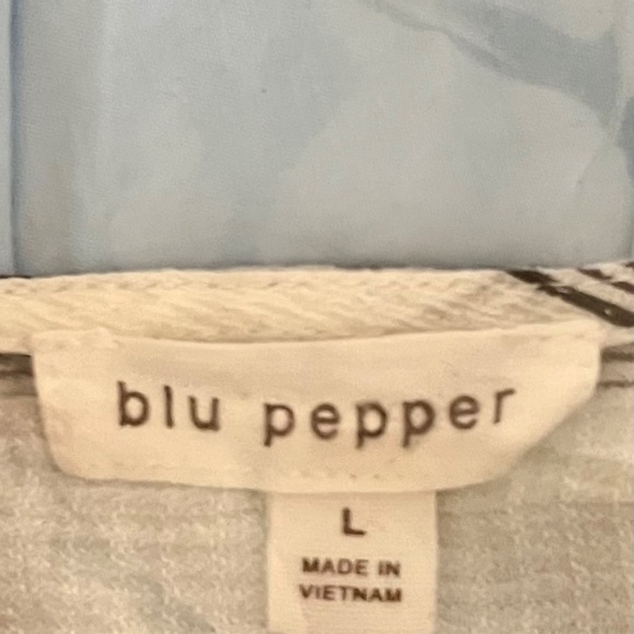 Blu Pepper White Blue Striped top L - Picture 4 of 4